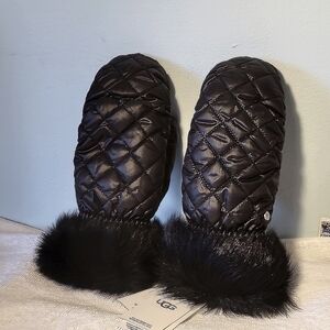 UGG Lady's Mitten